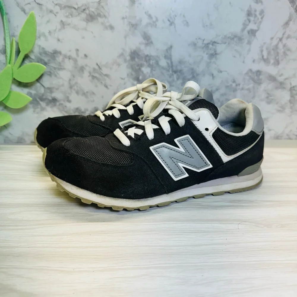 New Balance 574 Black Gray White KL574RWG  Size 7